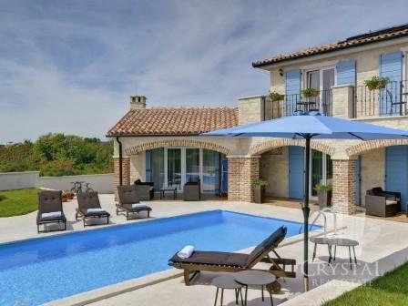 Villas with swimming pool in Medulin