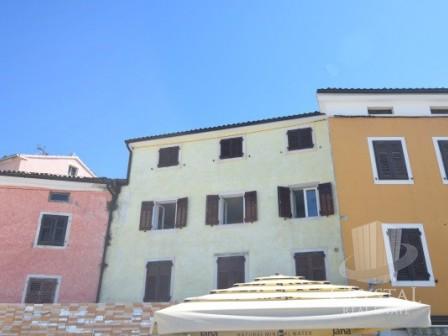 Apartment in center of Novigrad (01075)